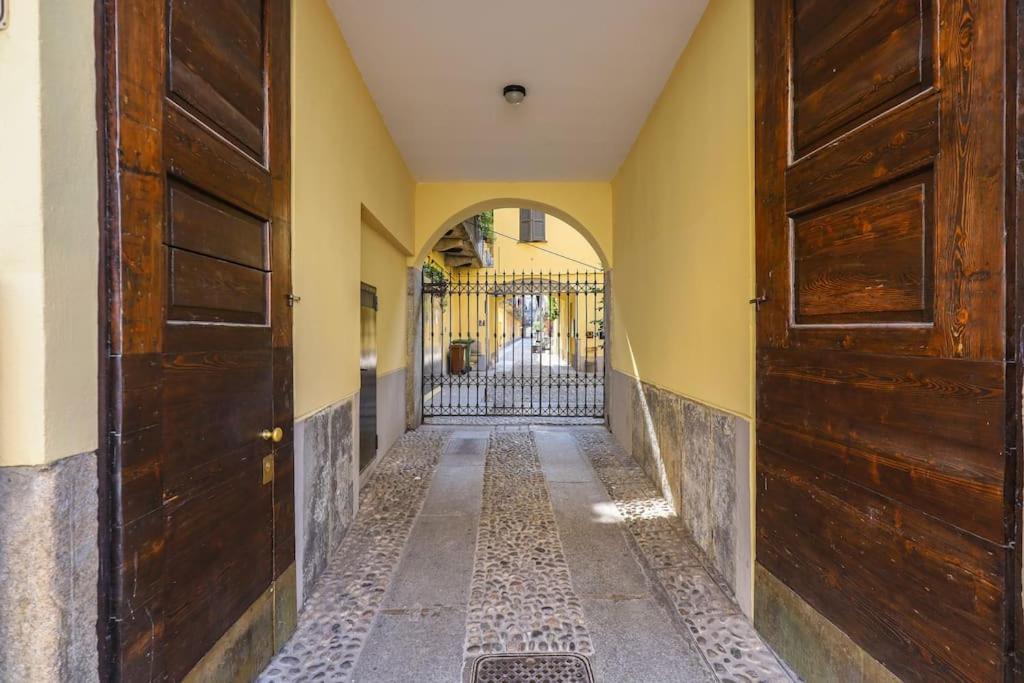 Cozy Loft Navigli, Close To Duomo And Bocconi - Italy Flat Vacation มิลาน ภายนอก รูปภาพ